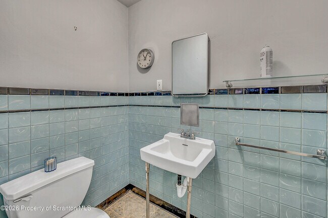 Building Photo - 123 William St