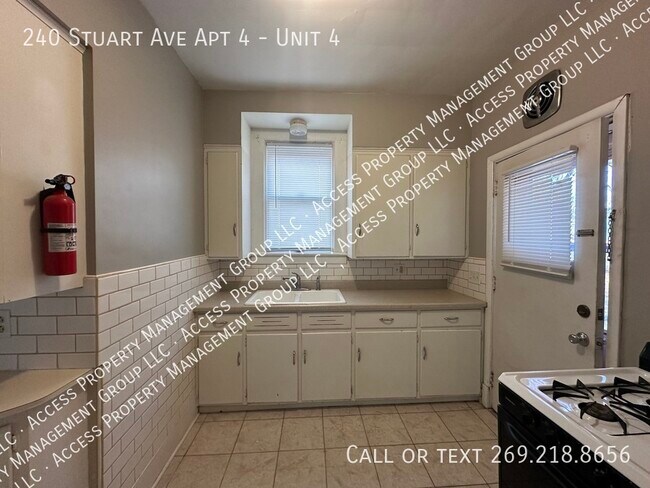 Building Photo - 240 Stuart Ave