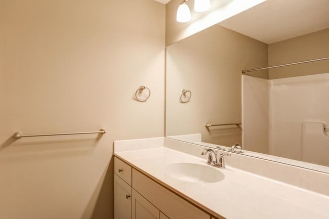 Building Photo - 30 Brook Side Dr