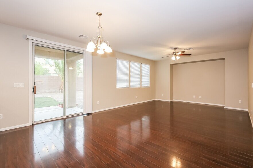 Building Photo - 324 Point Loma Ave