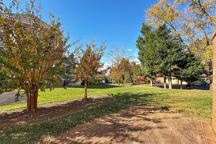 Building Photo - 1300 Pinstripe Ct