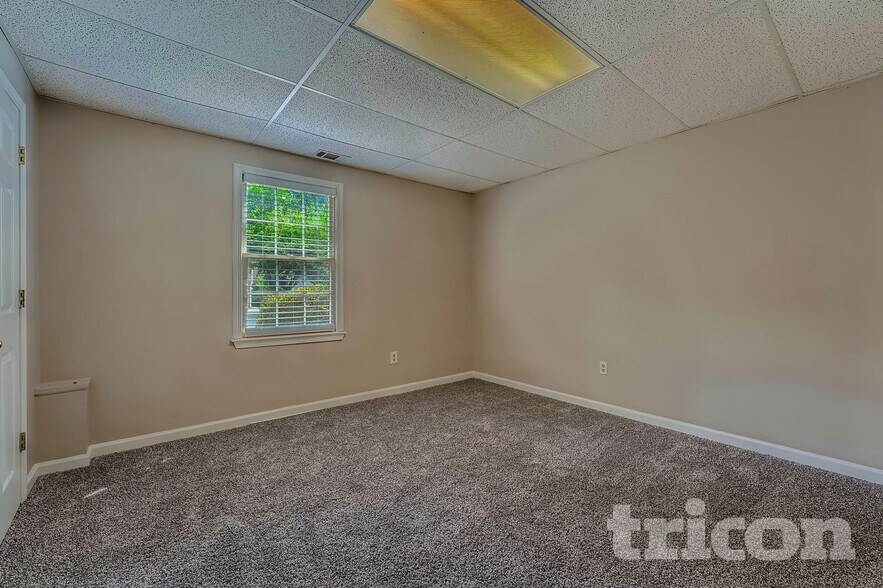 Building Photo - 4994 Sandyhook Ct NW