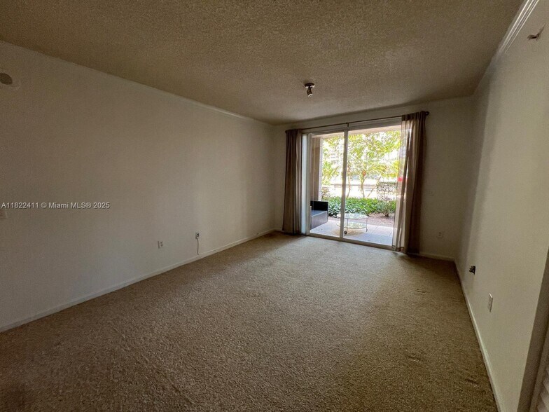 Building Photo - 17150 N Bay Rd