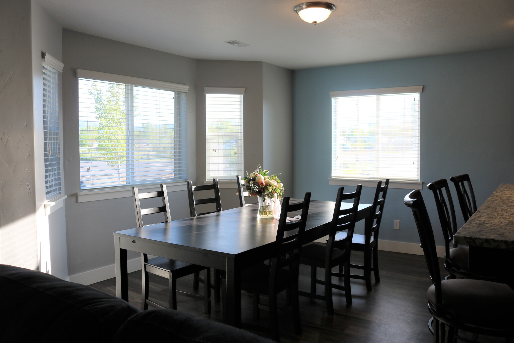 Dining Area - 287 W 20 N