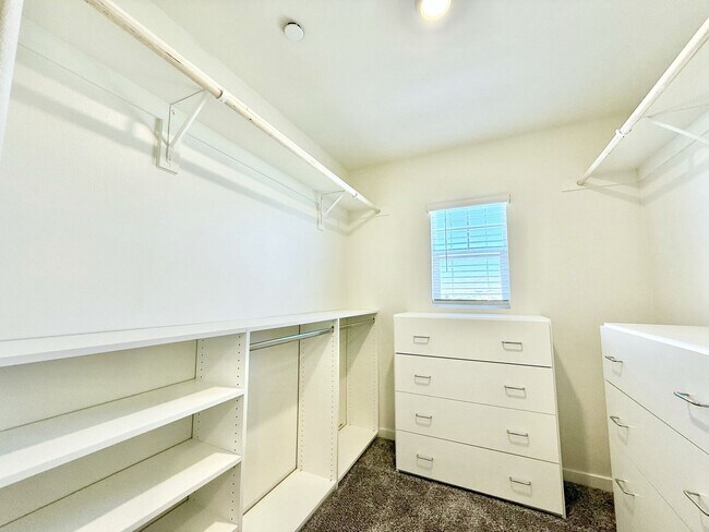 Building Photo - AVAILABLE NOW!! GORGEOUS Two Story 4 Bedroom 2.5 Bathroom Home in Indio!