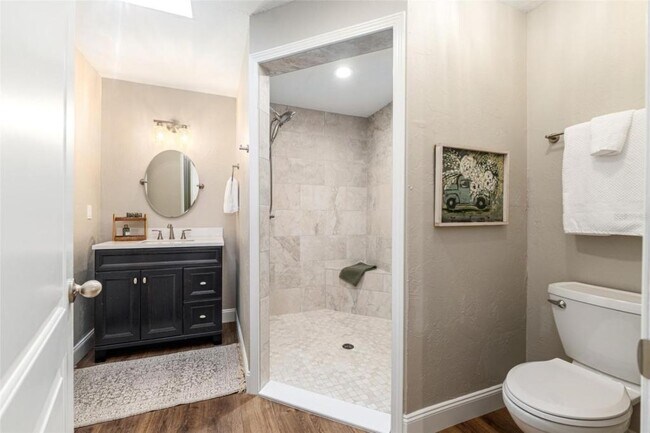 Building Photo - 4530 SE 14th St