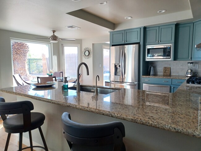 Building Photo - 8169 Sedona Sunrise Dr