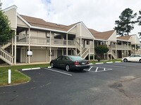 Building Photo - Winter rental! Recently renovated condo in...