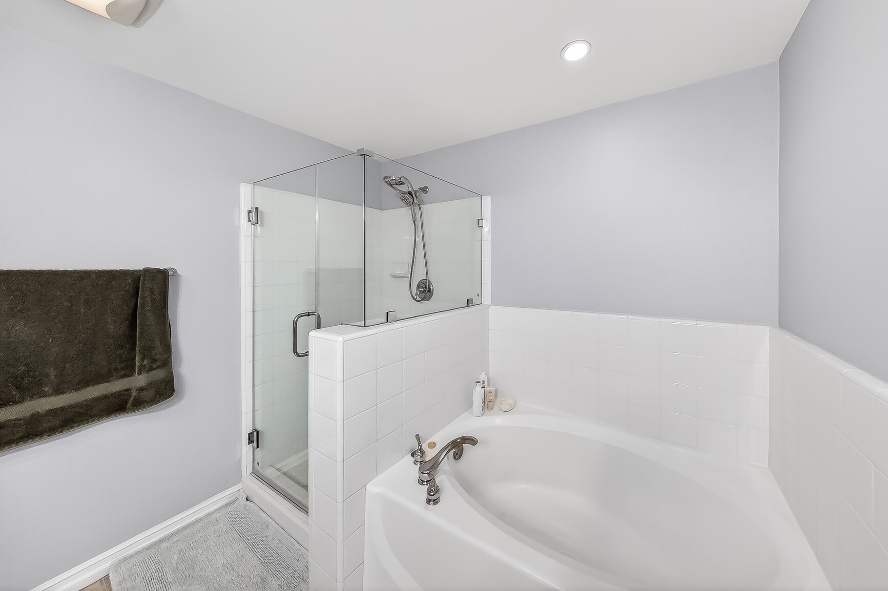 Building Photo - 629 Traction Ave