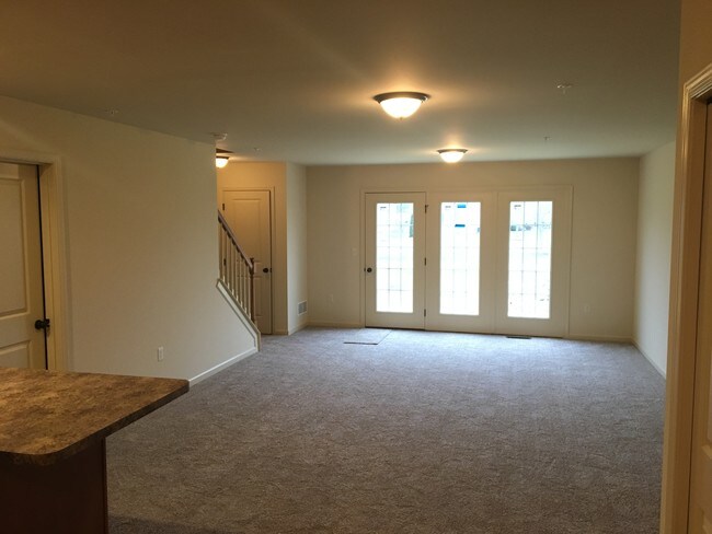 Building Photo - 301 Lakeside Crossing