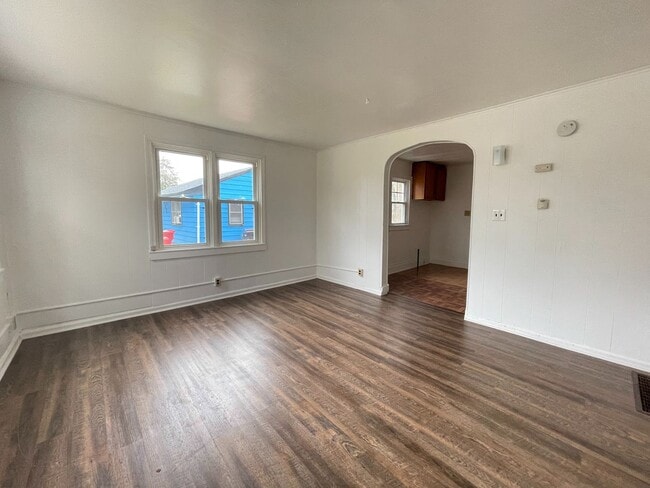 Building Photo - Adorable 1 bedroom House FOR RENT in Bridg...