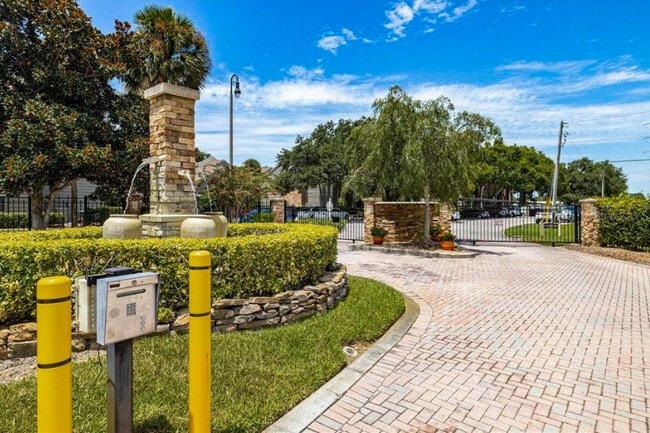 Building Photo - 2500 Winding Creek Blvd