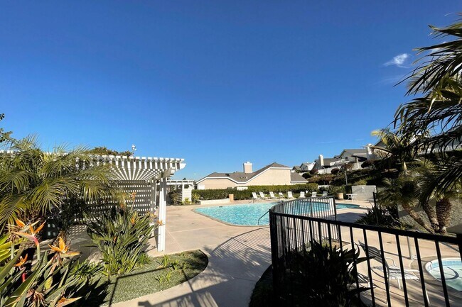 Building Photo - Furnished 2 bedroom in Carlsbad-Close to Beach