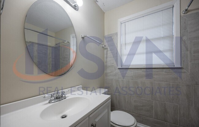 Building Photo - 3-Bedroom Home with Modern Touches