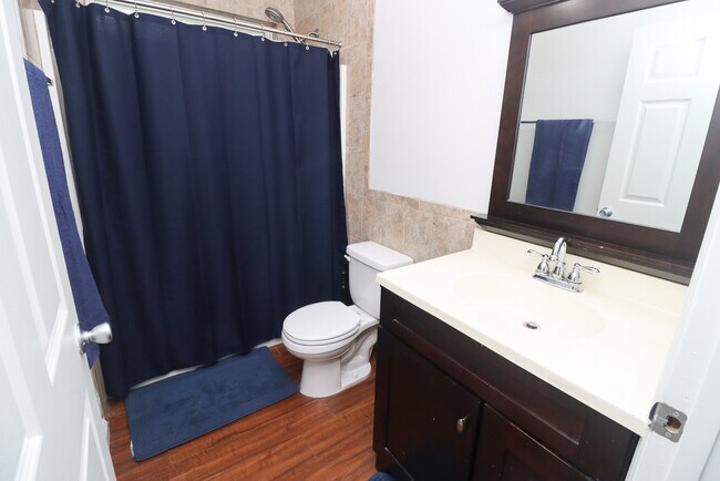 Building Photo - 1904 Karen Ln