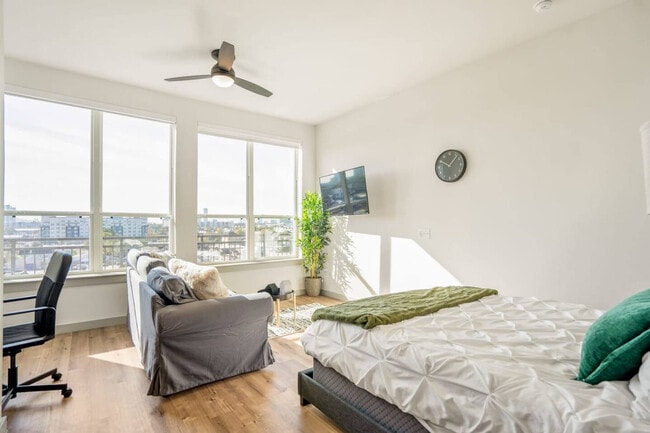 Building Photo - 1111 Shepherd Dr