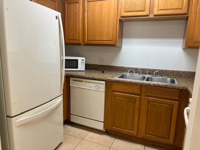 Building Photo - 10918 Royal Palm Blvd