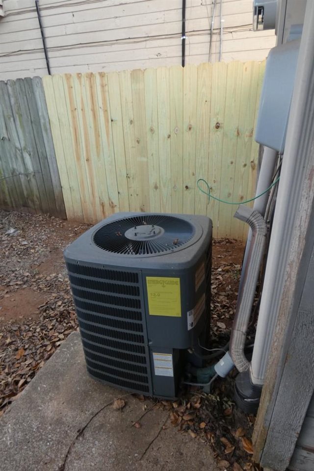 Building Photo - 2905 NE Tortoise Dr