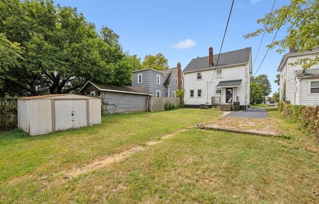 Building Photo - 1066 Kelton Ave