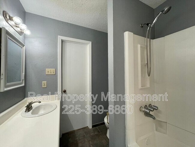 Building Photo - 1724 Brightside Dr