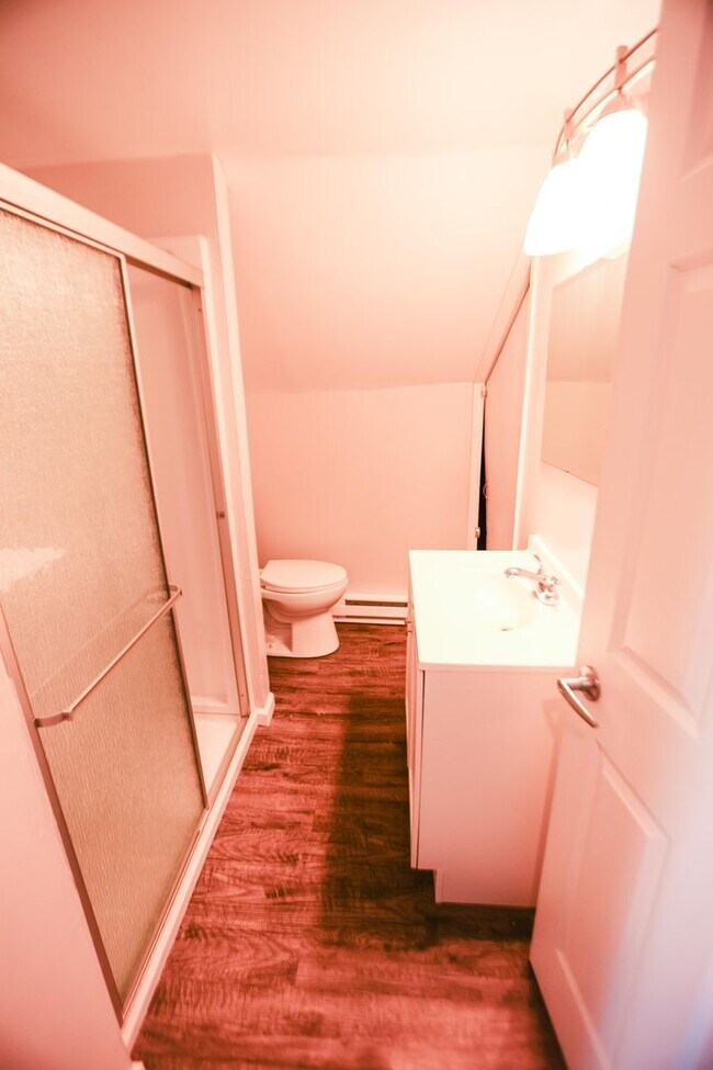 Building Photo - 628 Evesham Ave