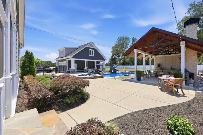Building Photo - 3183 US-421