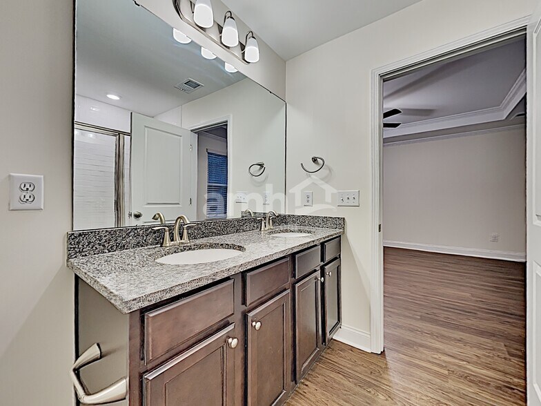 Building Photo - 121 Sweet Gum Dr