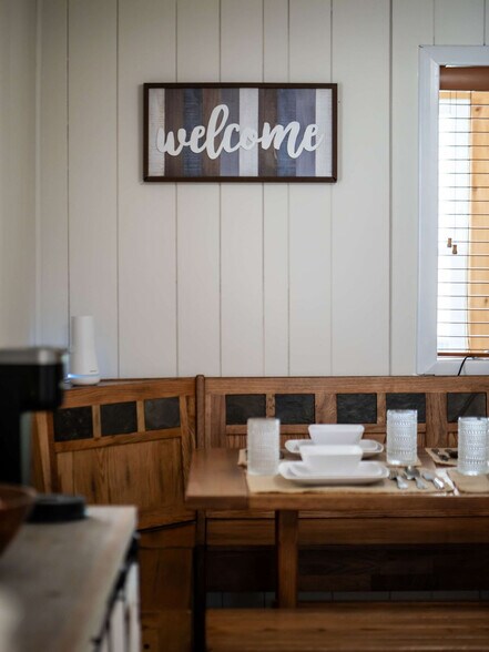 Building Photo - 7268 Leafygreen St