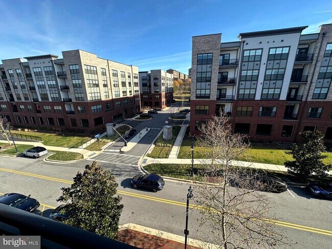 Building Photo - 145 Riverhaven Dr