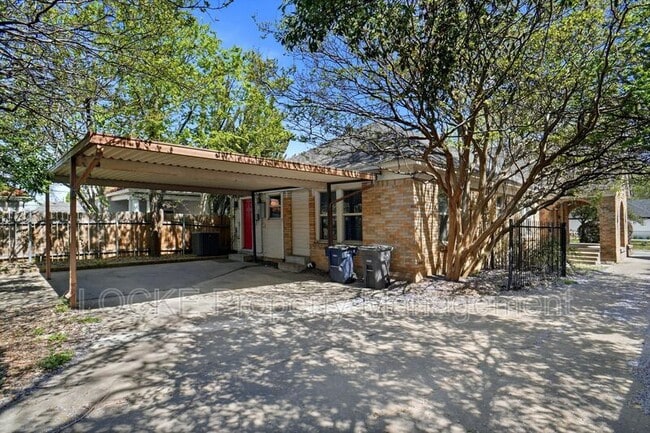 Building Photo - 3304 Cockrell Ave