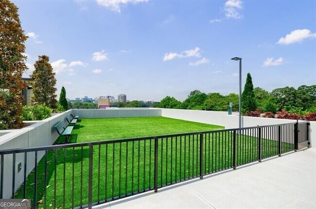 Building Photo - 2425 Peachtree Rd NE