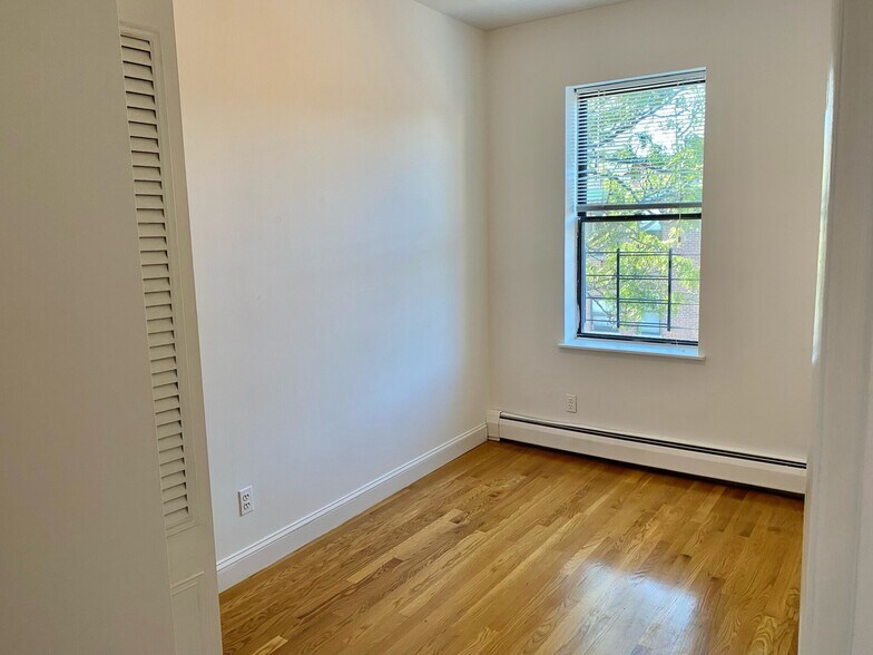 Building Photo - 213 E Berkeley St