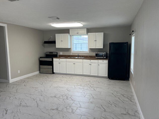 Building Photo - 8310 Park St