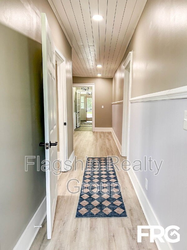 Building Photo - 304 N Caswell St