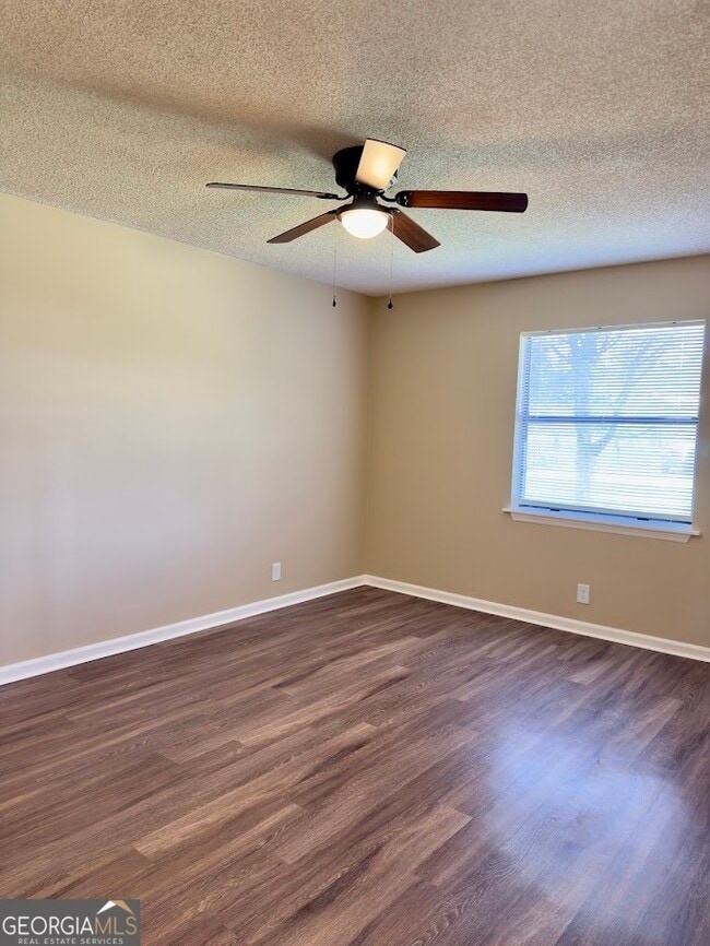 Building Photo - 114 Dogwood Cir