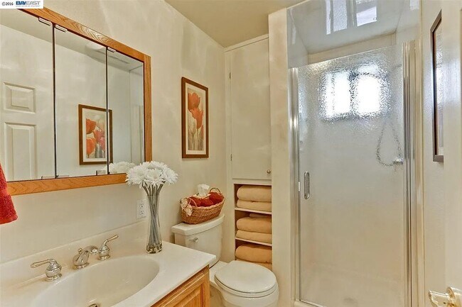 Building Photo - 4165 Sabio Ct