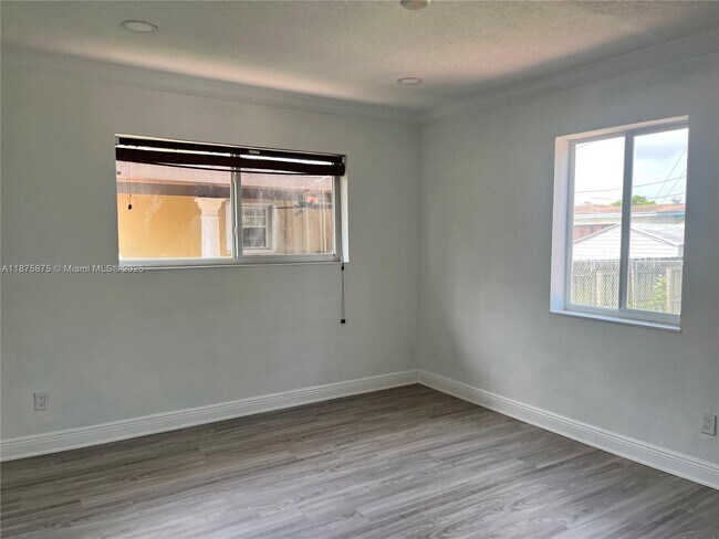 Building Photo - 3310 SW 82nd Ave