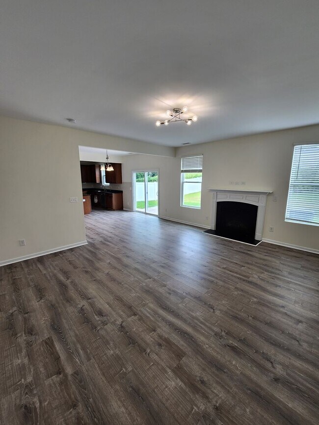 Building Photo - 1205 Willowcrest Rd