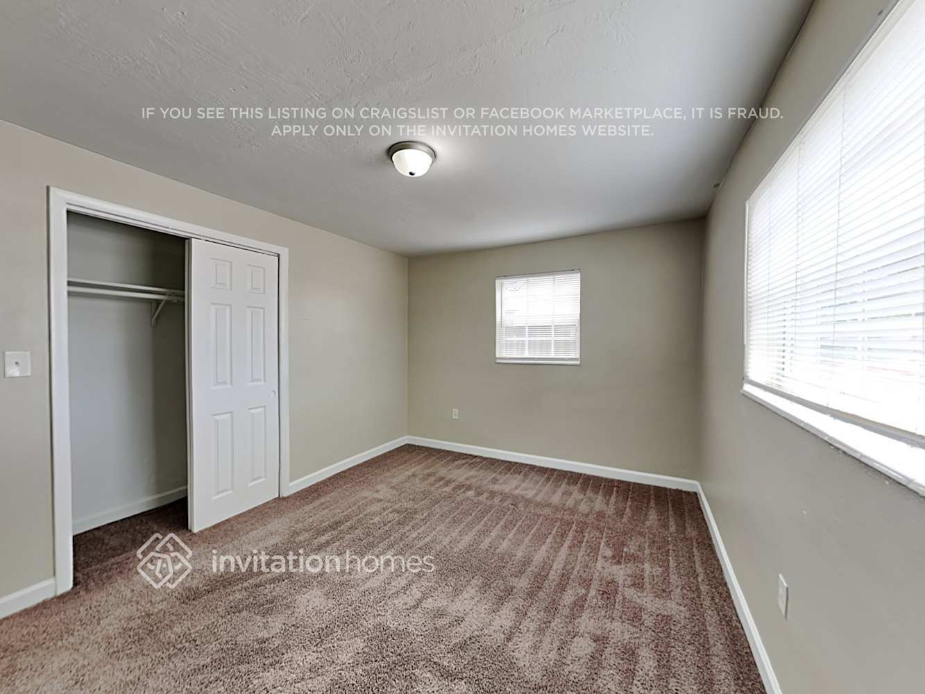 Building Photo - 2401 Jamaica Dr