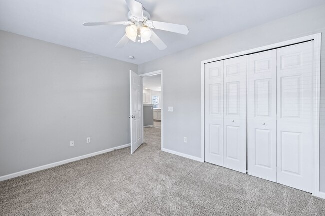 Building Photo - Cute, Convenient Townhome!