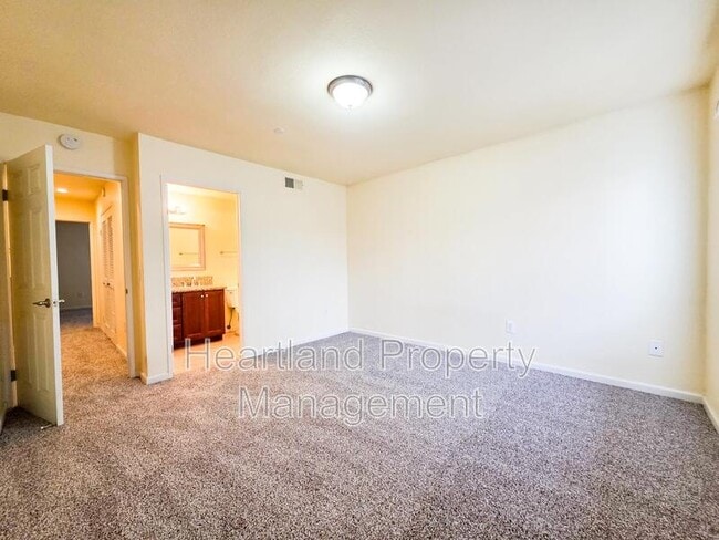 Building Photo - 1166 Decker St