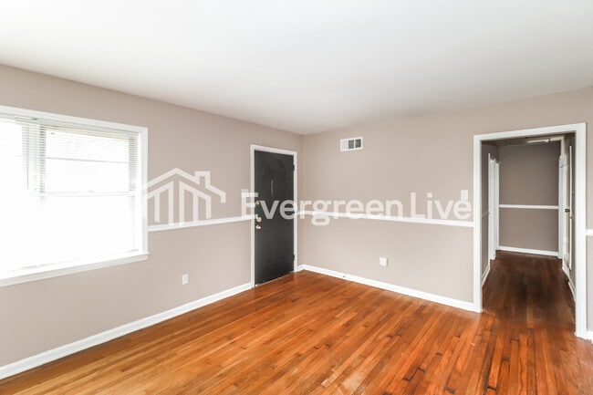 Building Photo - 1404 Old Hickory Rd