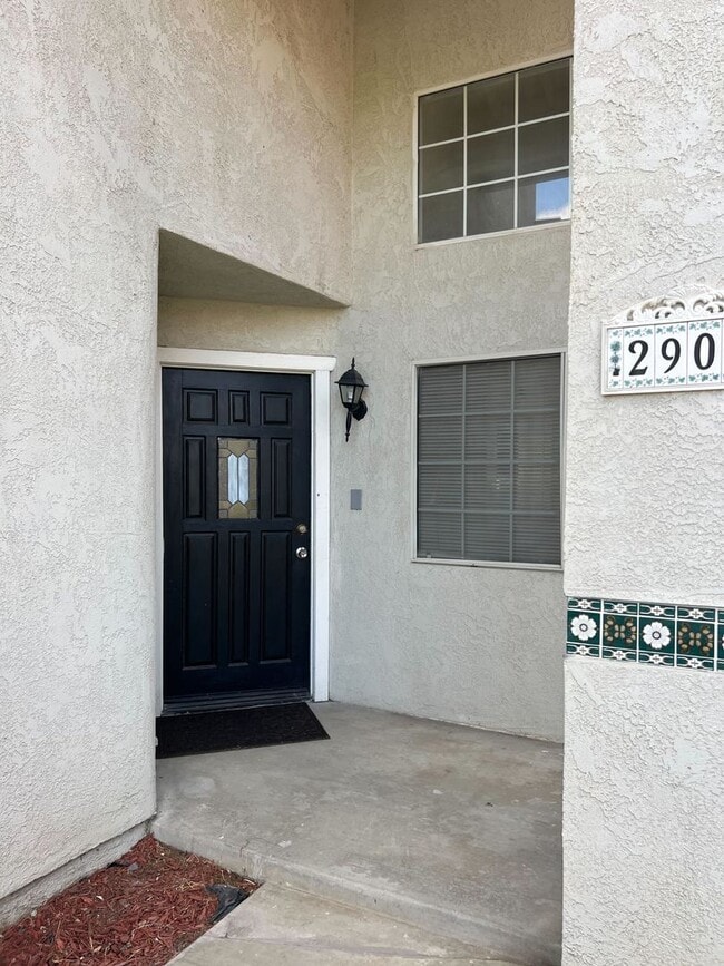 Building Photo - Available Now - Elegant 3-Bedroom, 2.5 Bath Single Family Home