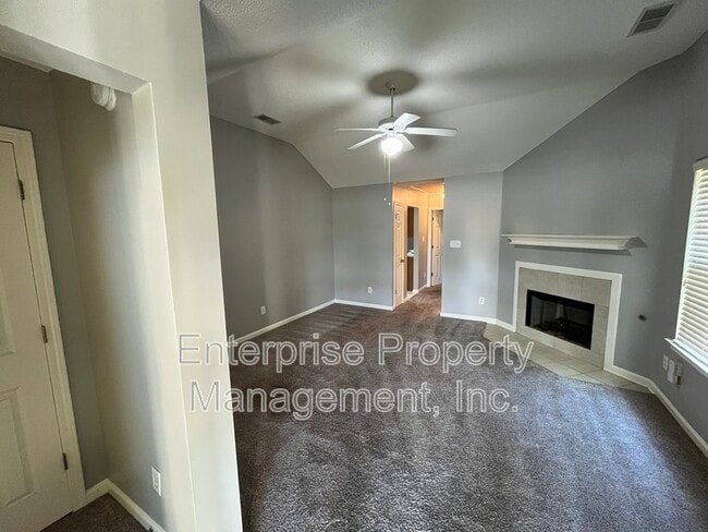 Building Photo - 1096 Sunstar Dr