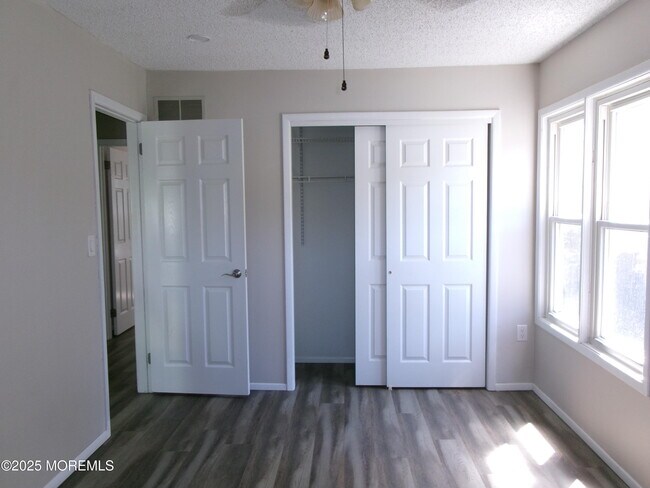 Building Photo - 965 Seabury Ct