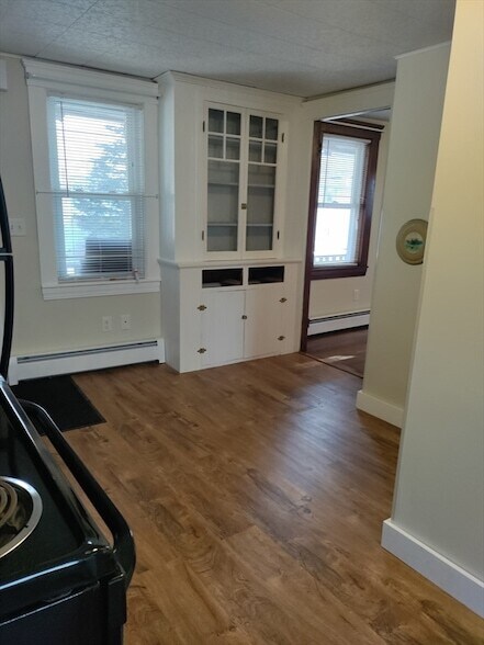 Building Photo - 143 Chestnut St