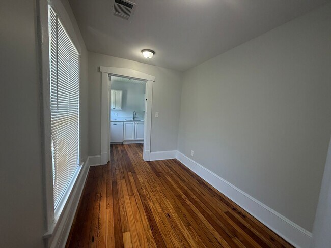 Building Photo - 1108 Boulevard