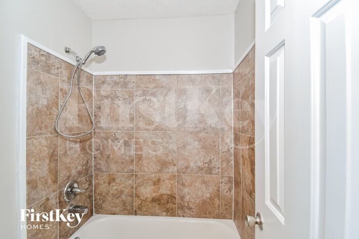 Building Photo - 6375 Treadway Trail