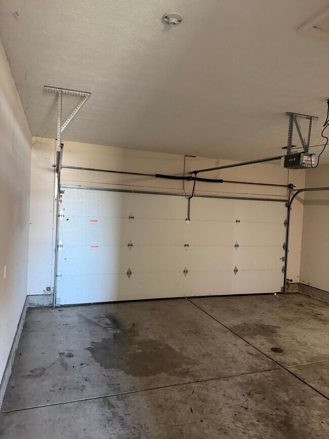 Building Photo - 307 E Pintail Dr