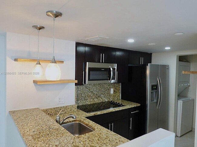Building Photo - 770 Claughton Island Dr